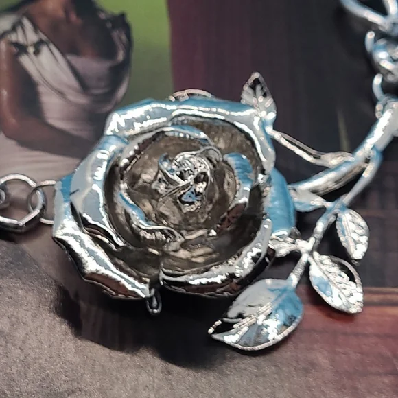 Artisan 3D Floral Rose Flower Embellished Silver Choker Necklace